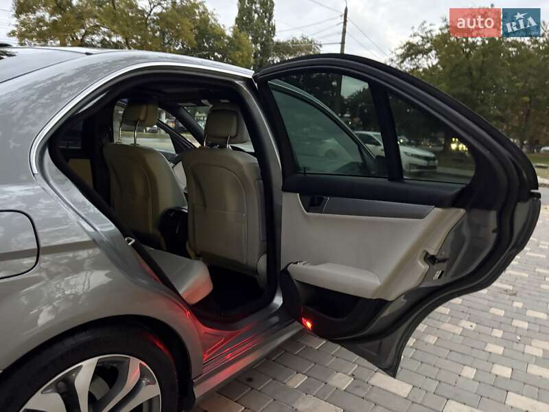 Седан Mercedes-Benz C-Class 2014 в Одессе фото 61 Седан Mercedes-Benz C-Class 2014 в Одессе