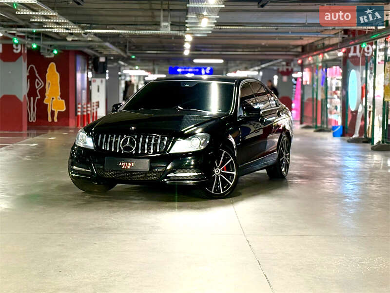 Седан Mercedes-Benz C-Class 2011 в Харкові фото 2 Седан Mercedes-Benz C-Class 2011 в Харкові