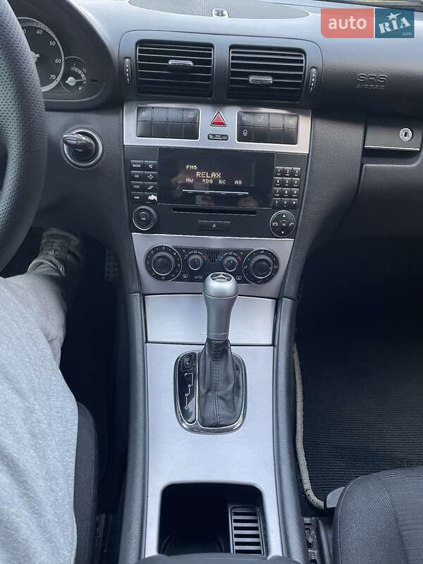 Седан Mercedes-Benz C-Class 2006 в Києві фото 26 Седан Mercedes-Benz C-Class 2006 в Києві
