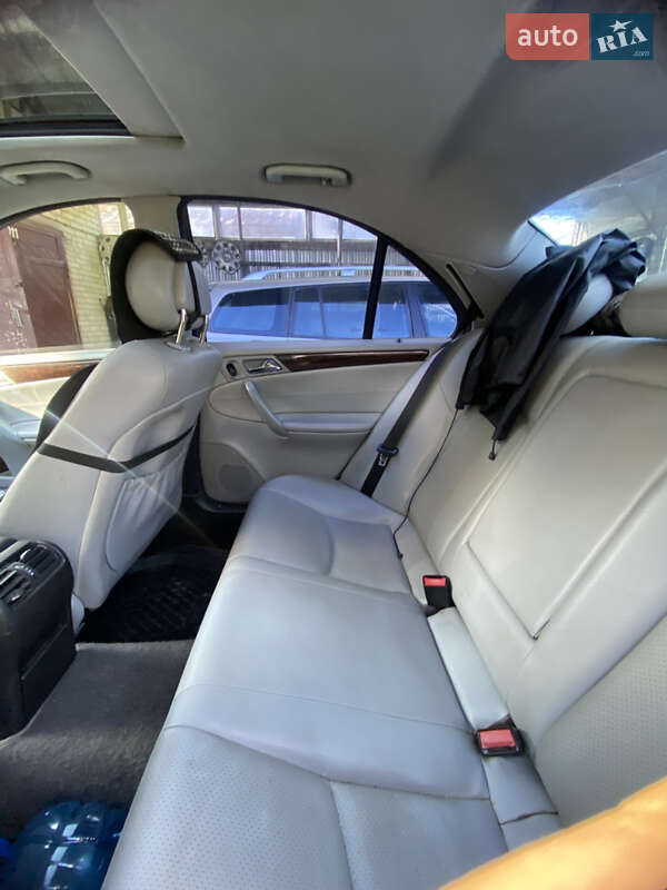 Седан Mercedes-Benz C-Class 2002 в Львове