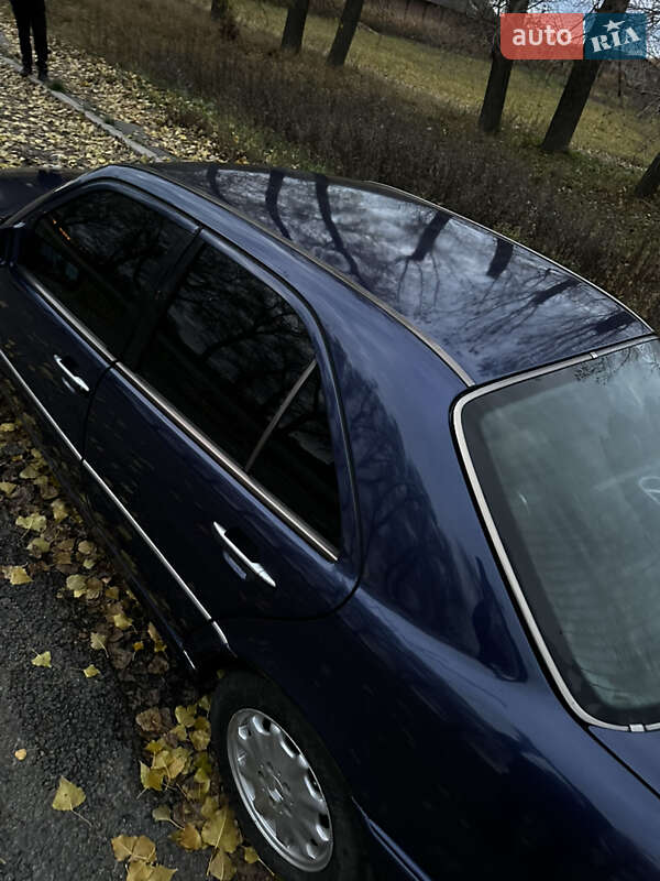 Седан Mercedes-Benz C-Class 1997 в Ромнах фото 6 Седан Mercedes-Benz C-Class 1997 в Ромнах