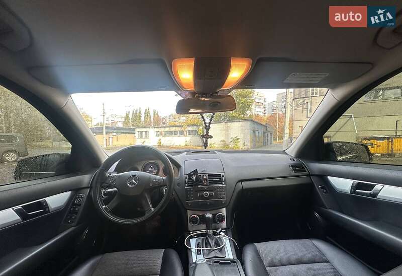 Седан Mercedes-Benz C-Class 2008 в Дніпрі