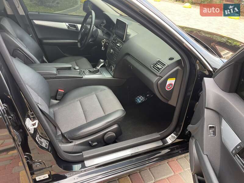Седан Mercedes-Benz C-Class 2008 в Одессе