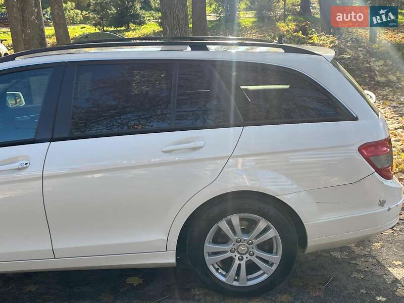 Универсал Mercedes-Benz C-Class 2010 в Киеве