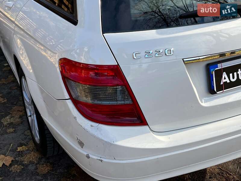 Универсал Mercedes-Benz C-Class 2010 в Киеве