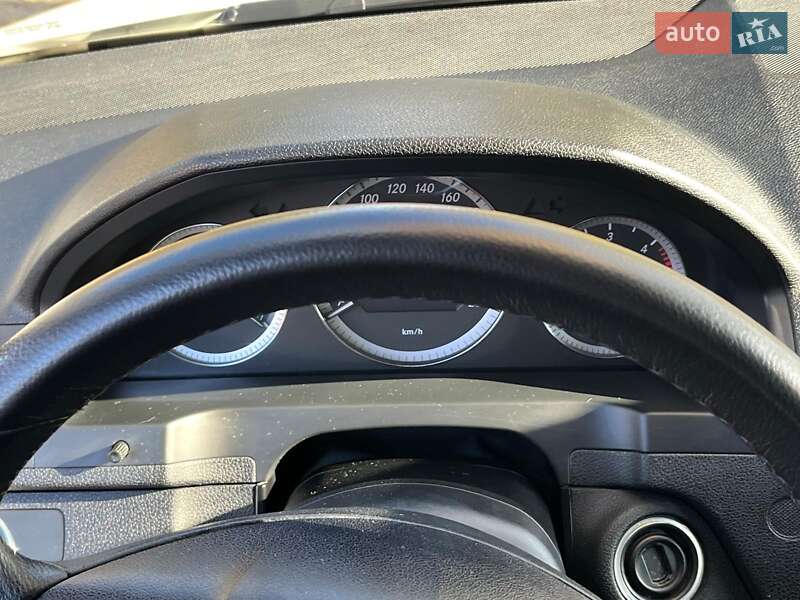 Универсал Mercedes-Benz C-Class 2010 в Киеве