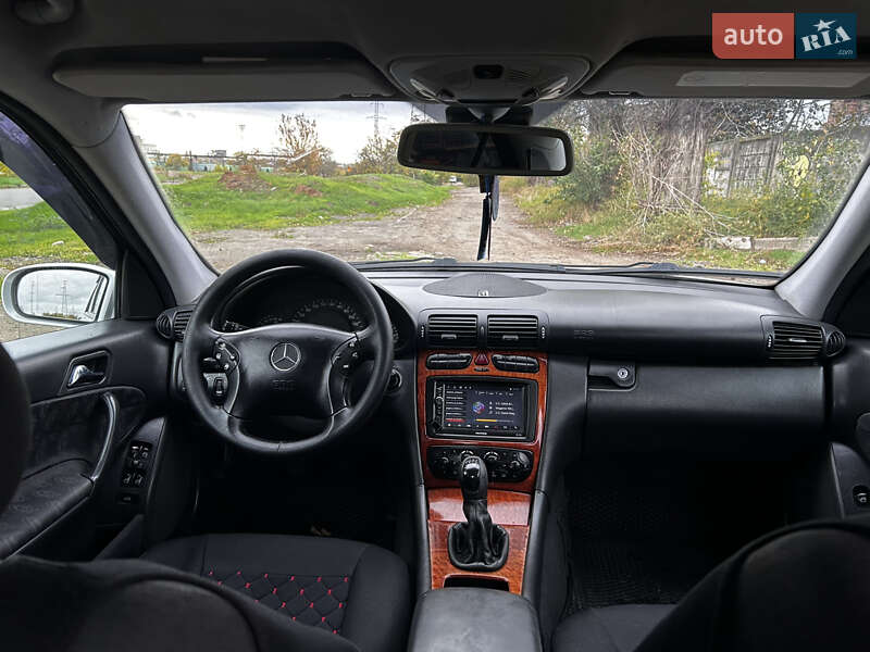 Седан Mercedes-Benz C-Class 2001 в Николаеве