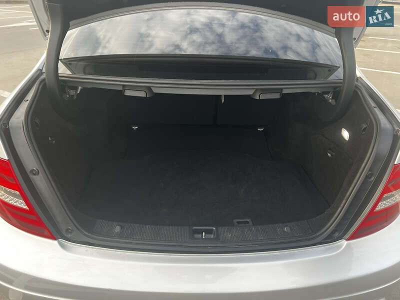 Седан Mercedes-Benz C-Class 2011 в Києві фото 25 Седан Mercedes-Benz C-Class 2011 в Києві