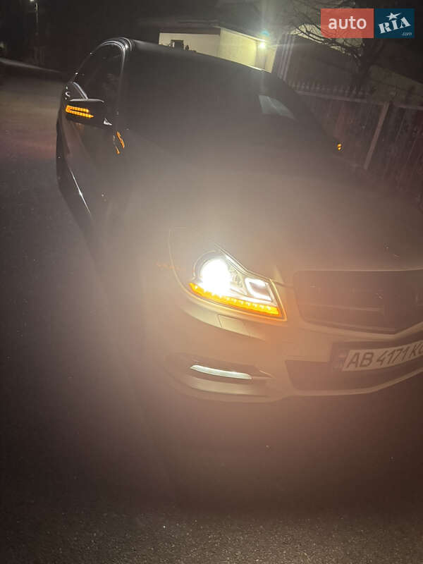 Седан Mercedes-Benz C-Class 2011 в Калинівці