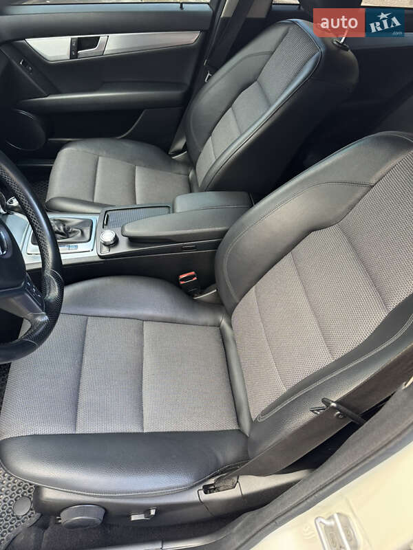 Седан Mercedes-Benz C-Class 2011 в Калинівці