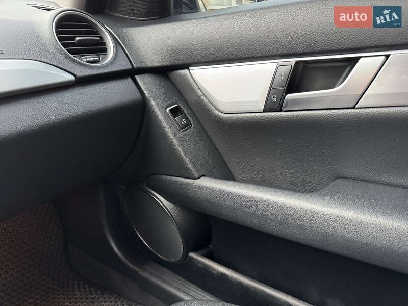 Седан Mercedes-Benz C-Class 2011 в Калинівці