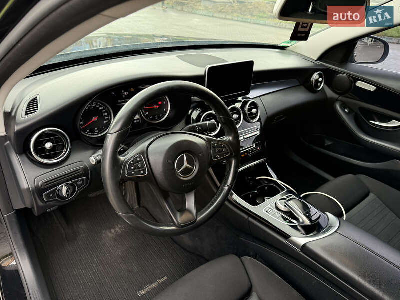 Універсал Mercedes-Benz C-Class 2015 в Ужгороді