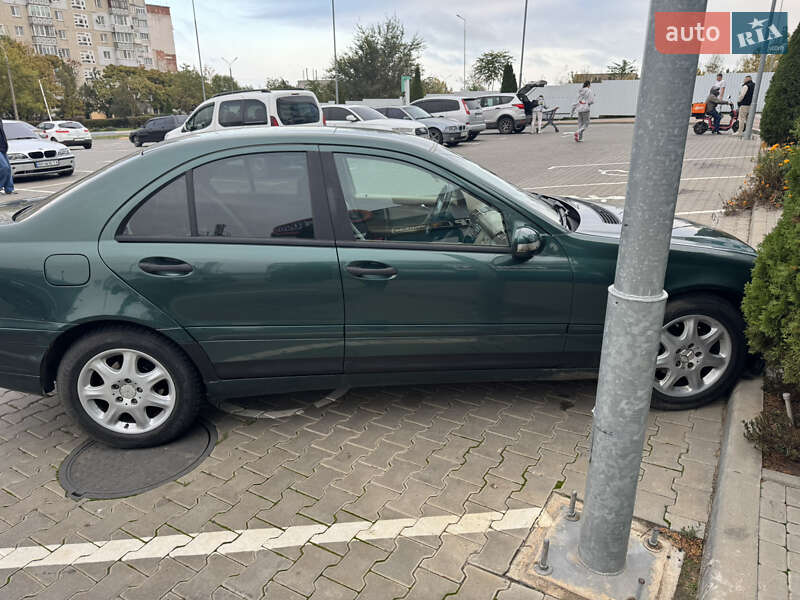 Седан Mercedes-Benz C-Class 2001 в Южному
