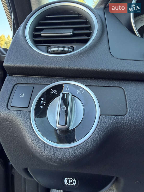 Седан Mercedes-Benz C-Class 2011 в Києві фото 18 Седан Mercedes-Benz C-Class 2011 в Києві