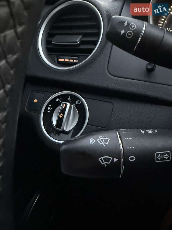 Седан Mercedes-Benz C-Class 2011 в Києві фото 53 Седан Mercedes-Benz C-Class 2011 в Києві