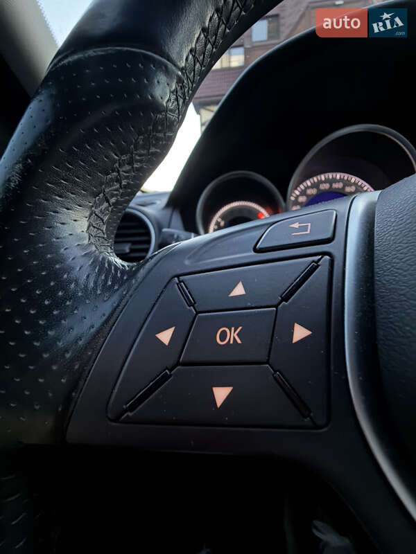 Седан Mercedes-Benz C-Class 2011 в Києві фото 70 Седан Mercedes-Benz C-Class 2011 в Києві