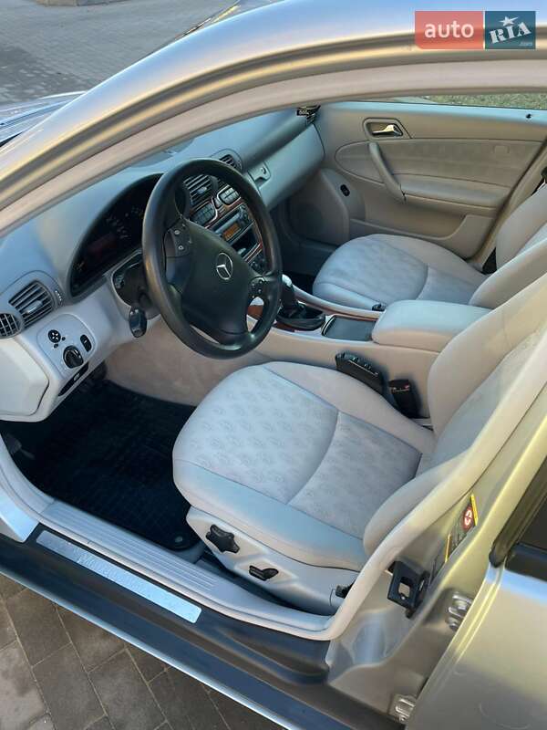 Седан Mercedes-Benz C-Class 2003 в Миколаєві