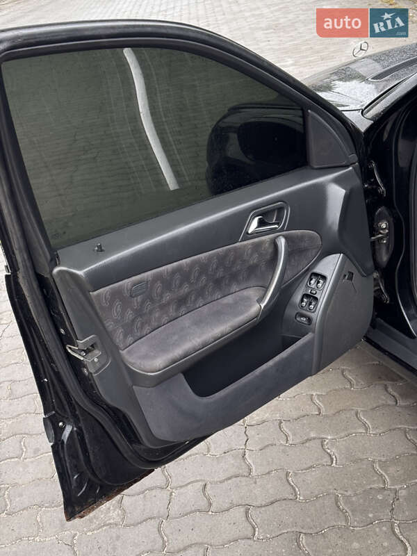 Седан Mercedes-Benz C-Class 2001 в Тернополі