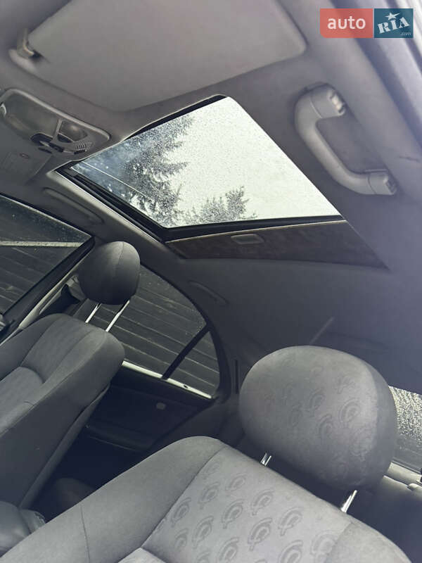 Седан Mercedes-Benz C-Class 2001 в Тернополі
