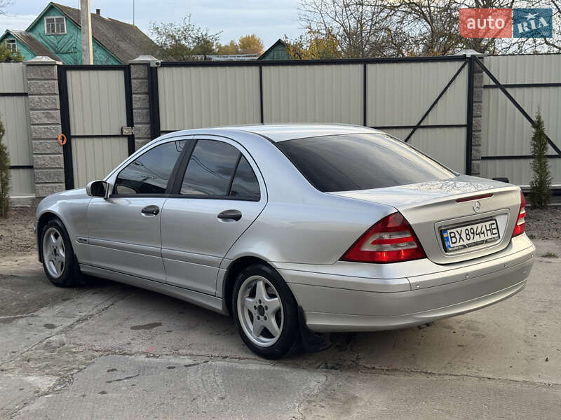Седан Mercedes-Benz C-Class 2004 в Нетешине фото 9 Седан Mercedes-Benz C-Class 2004 в Нетешине