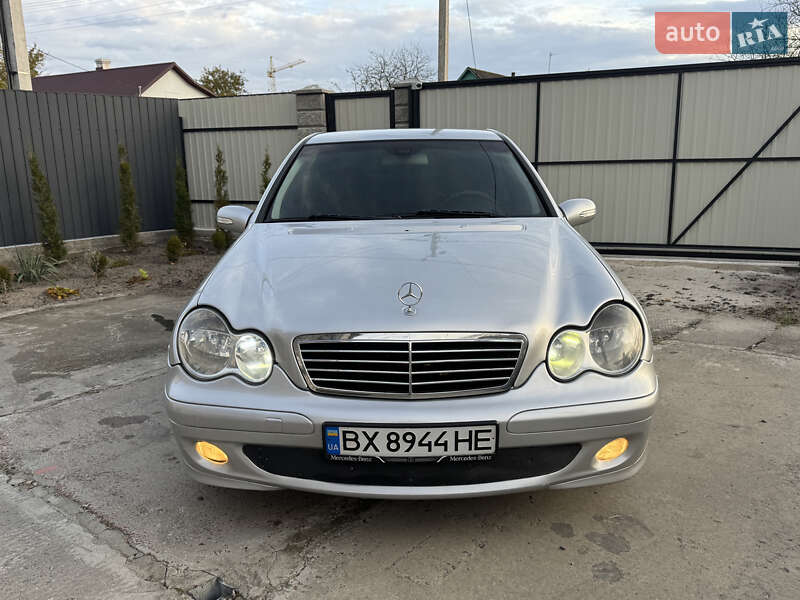 Седан Mercedes-Benz C-Class 2004 в Нетешине фото 13 Седан Mercedes-Benz C-Class 2004 в Нетешине