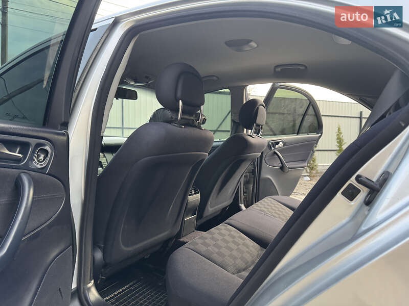 Седан Mercedes-Benz C-Class 2004 в Нетешине фото 28 Седан Mercedes-Benz C-Class 2004 в Нетешине