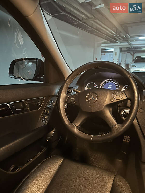 Седан Mercedes-Benz C-Class 2008 в Днепре