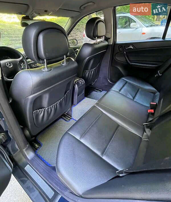 Седан Mercedes-Benz C-Class 2005 в Ровно фото 13 Седан Mercedes-Benz C-Class 2005 в Ровно