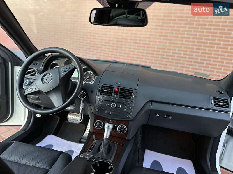 Седан Mercedes-Benz C-Class 2008 в Одесі фото 50 Седан Mercedes-Benz C-Class 2008 в Одесі