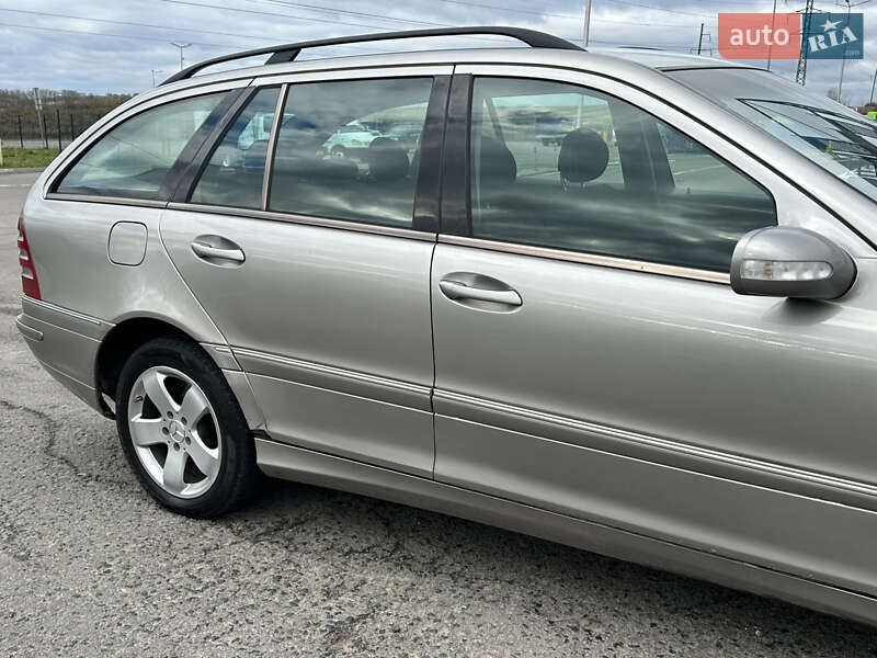 Універсал Mercedes-Benz C-Class 2002 в Рівному