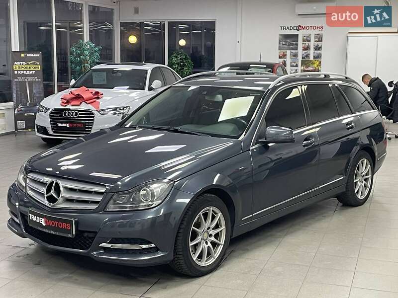 Універсал Mercedes-Benz C-Class 2013 в Києві