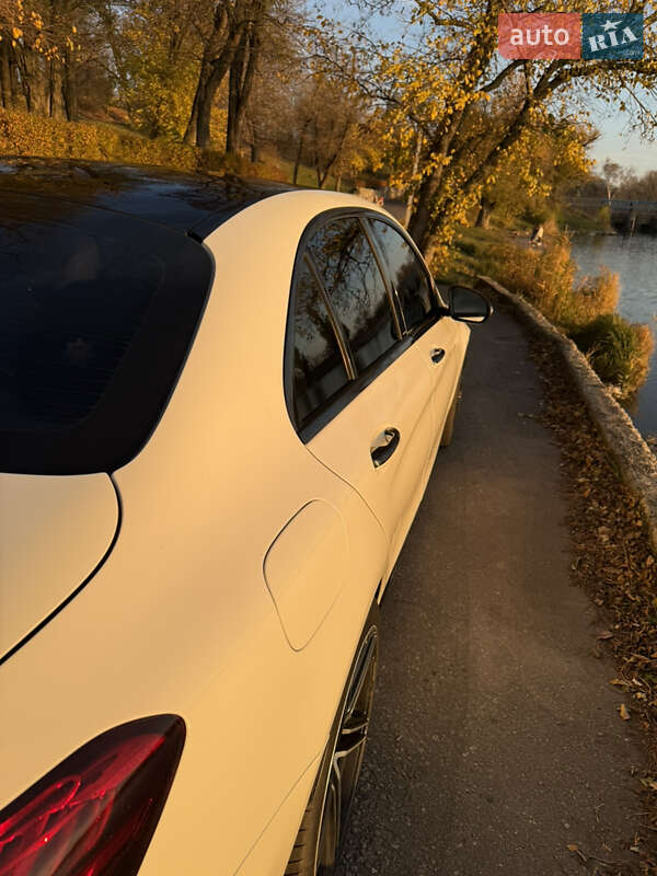 Седан Mercedes-Benz C-Class 2016 в Кропивницькому