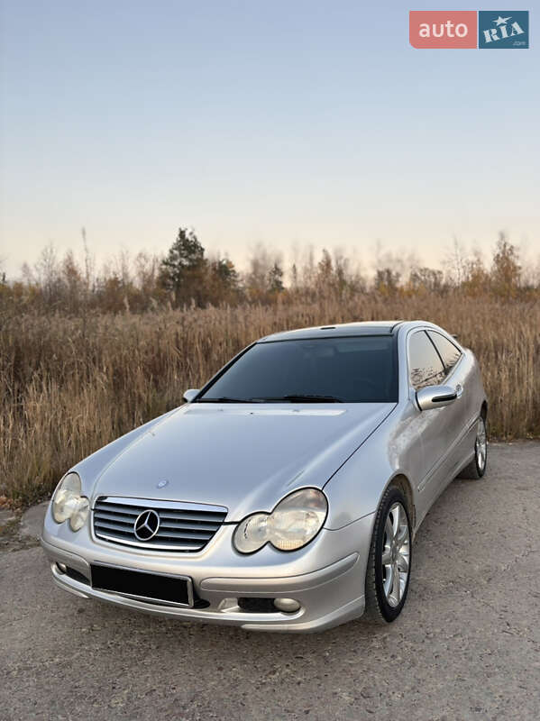 Купе Mercedes-Benz C-Class 2003 в Новояворовске