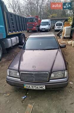 Седан Mercedes-Benz C-Class 1995 в Киеве