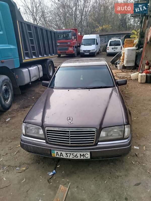 Mercedes-Benz C-Class 1995 Mercedes-Benz C-Class 1995