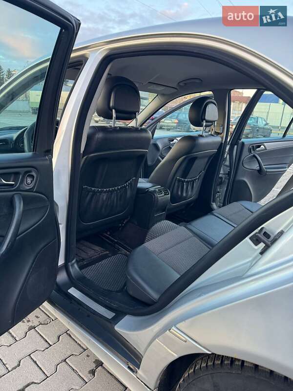 Седан Mercedes-Benz C-Class 2004 в Черновцах фото 11 Седан Mercedes-Benz C-Class 2004 в Черновцах