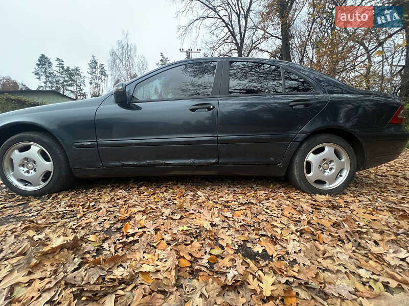 Седан Mercedes-Benz C-Class 2002 в Житомире