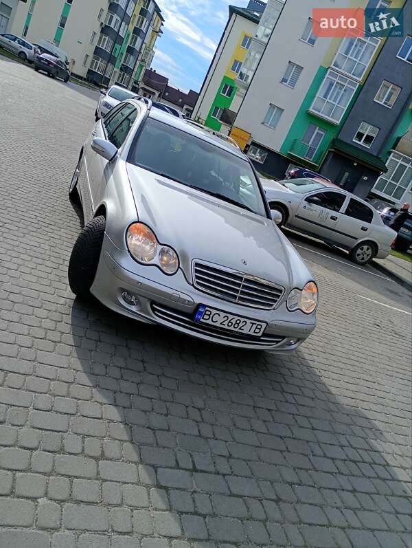 Универсал Mercedes-Benz C-Class 2004 в Львове