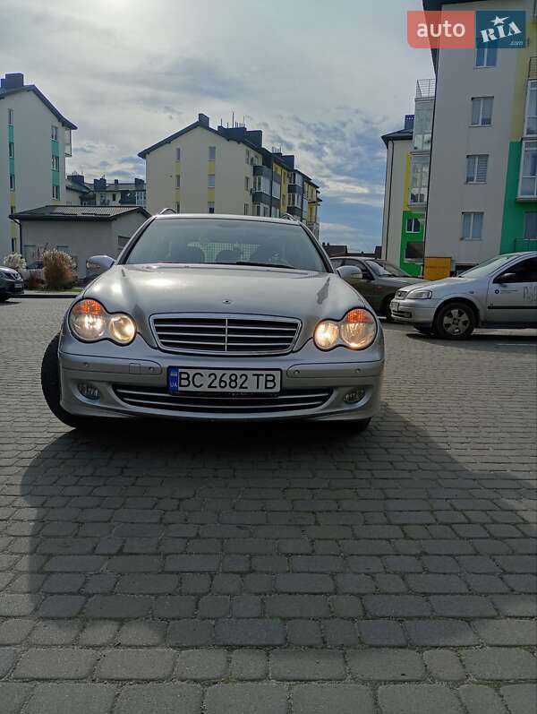 Универсал Mercedes-Benz C-Class 2004 в Львове
