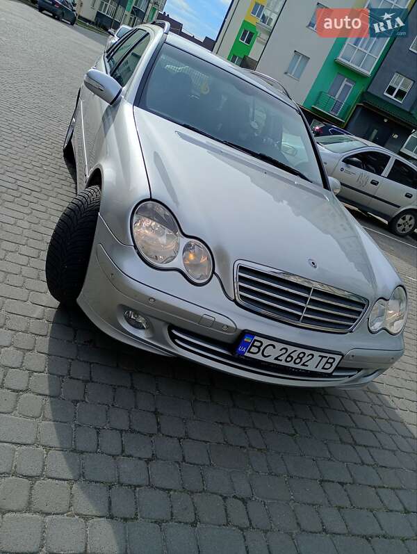 Универсал Mercedes-Benz C-Class 2004 в Львове