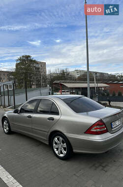 Седан Mercedes-Benz C-Class 2005 в Рівному