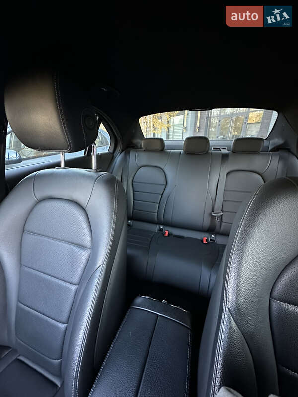 Седан Mercedes-Benz C-Class 2017 в Вишневом