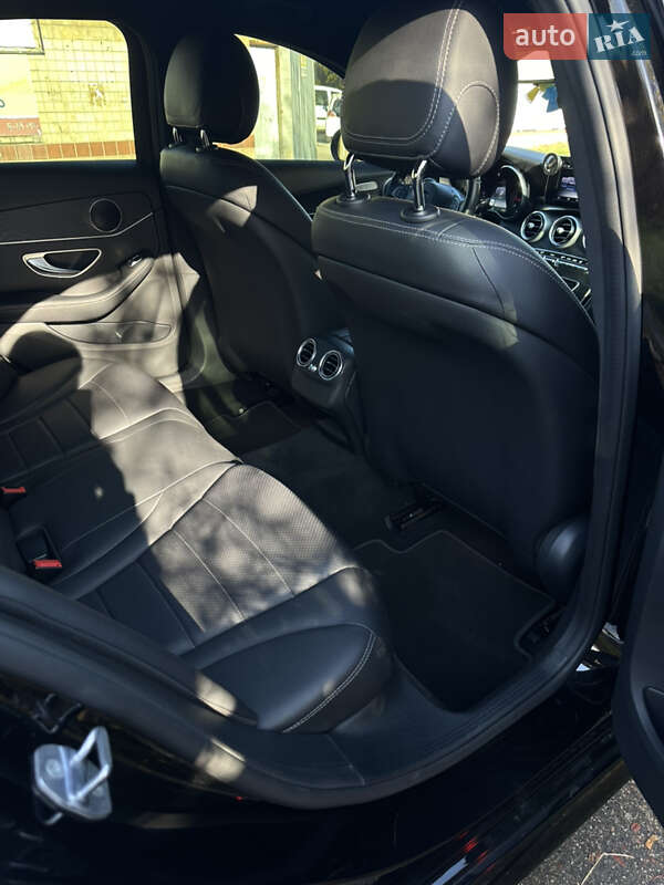 Седан Mercedes-Benz C-Class 2017 в Вишневом