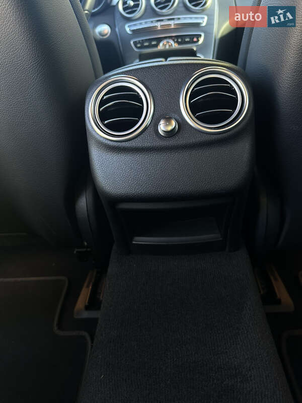 Седан Mercedes-Benz C-Class 2017 в Вишневом