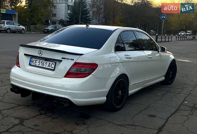 Седан Mercedes-Benz C-Class 2011 в Жовтих Водах