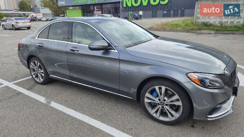 Седан Mercedes-Benz C-Class 2017 в Киеве