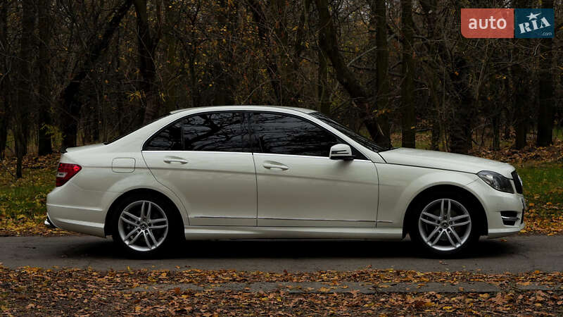 Седан Mercedes-Benz C-Class 2011 в Запорожье