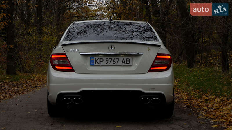Седан Mercedes-Benz C-Class 2011 в Запорожье