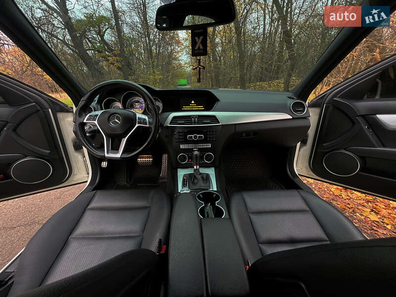 Седан Mercedes-Benz C-Class 2011 в Запорожье