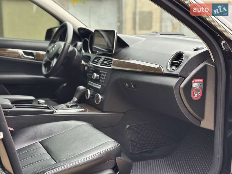 Седан Mercedes-Benz C-Class 2013 в Одесі фото 31 Седан Mercedes-Benz C-Class 2013 в Одесі